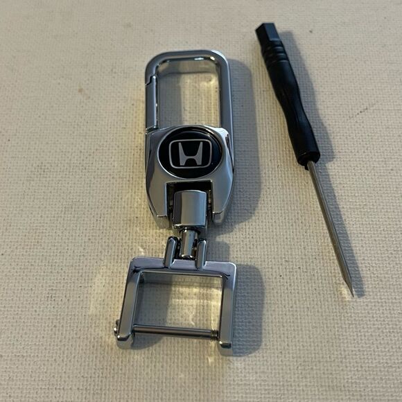 Honda Key Fob Keychain in Silver Metal NWT - Picture 3 of 5